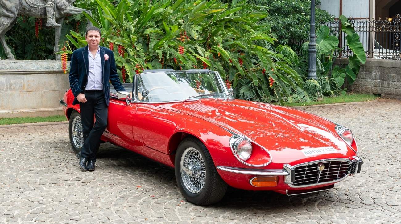 Narain Karthikeyan to Race Iconic Lincoln Continental "Popemobile" in Mille Miglia UAE